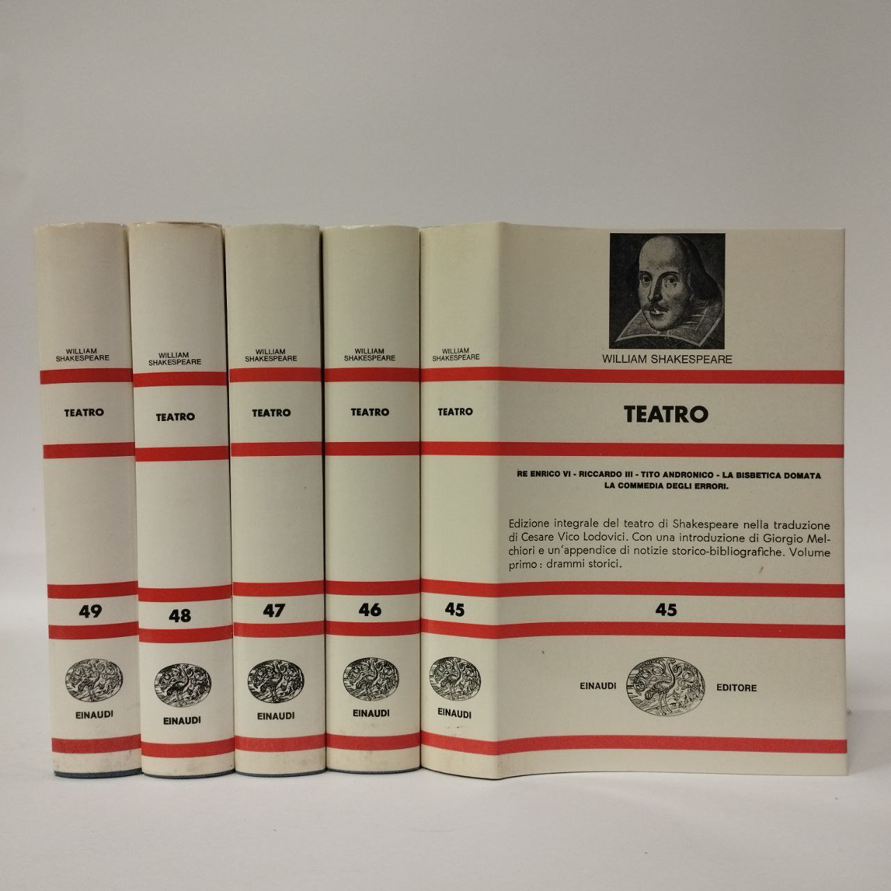 Teatro (I drammi storici. II drammi composti prima del 1598. III. drammi  del periodo 1599-1603. IV tragedie e drammi romani. V ultimi drammi.). William  Shakespeare. Einaudi, 1971-1974. - Equilibri Libreria Torino